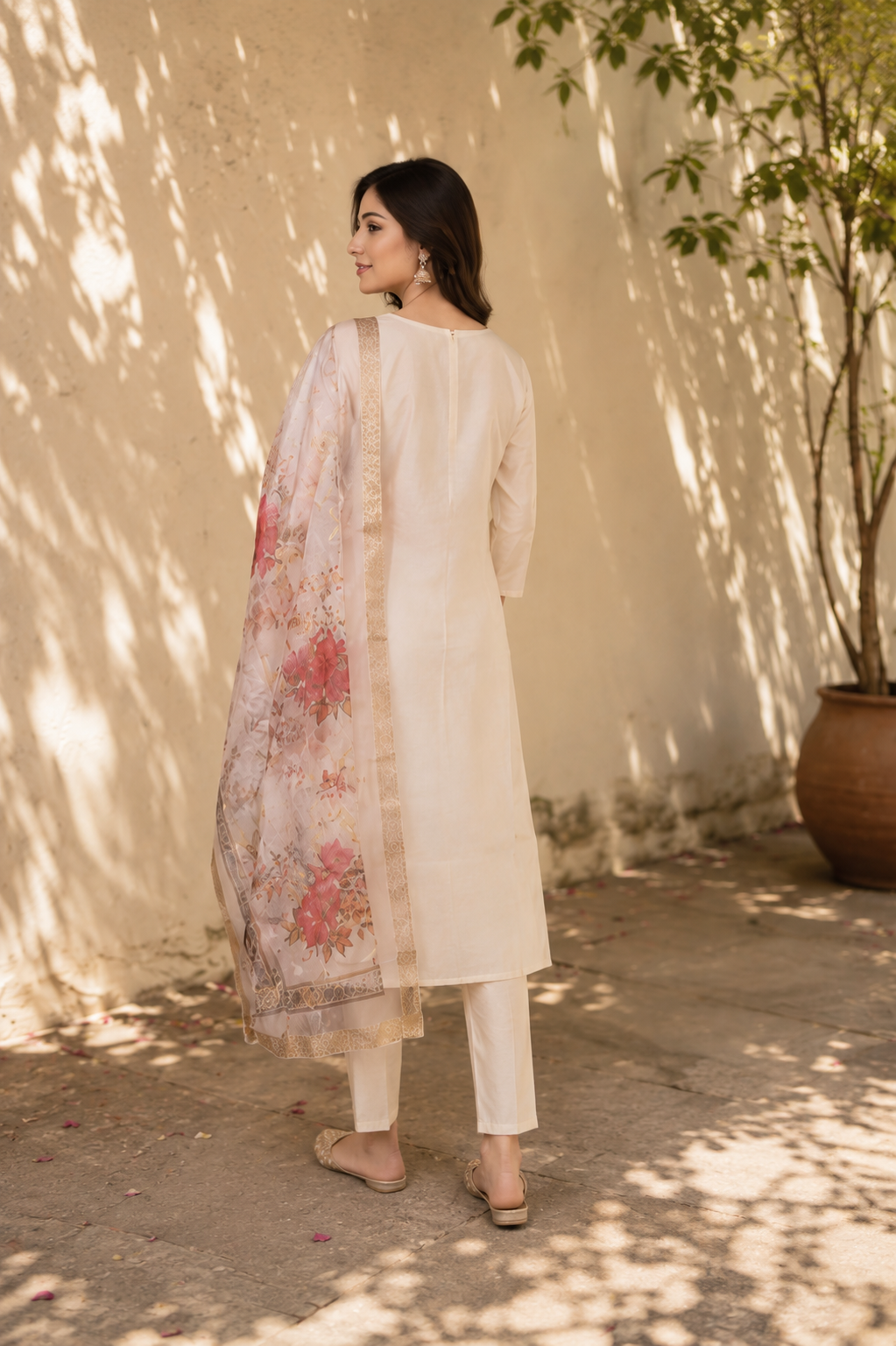 Elegant Ivory Embroidered Kurta Set with Floral Organza Dupatta